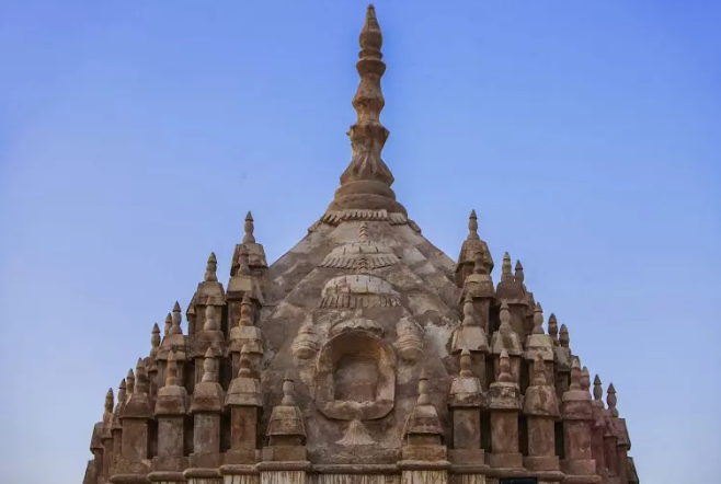 بنای ساخته شده در بندرعباس به دست هندو‌ها که مثلش را در هیچ کجای کشور نمی‌توان دید