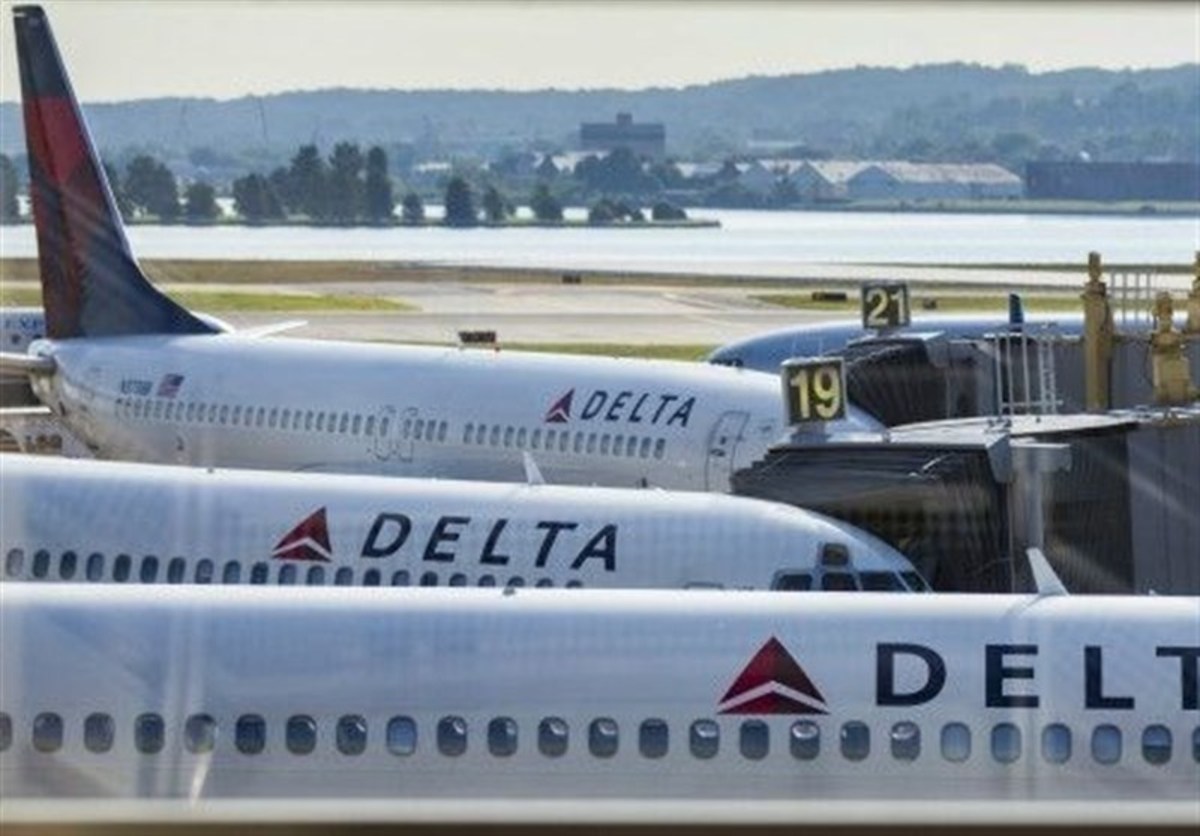 خطوط هوایی آمریکا به خلبانانی که در تعطیلات پرواز کنند دستمزد ۳ برابری می‌دهد