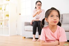 ۹ ترفند روانشناختی که می‌توانید به فرزندانتان بیاموزید که به حرف شما گوش دهند