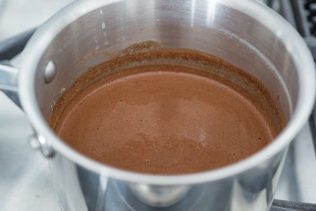 ۹ نکته مهم درباره شکلات داغ خانگی + طرز تهیه
