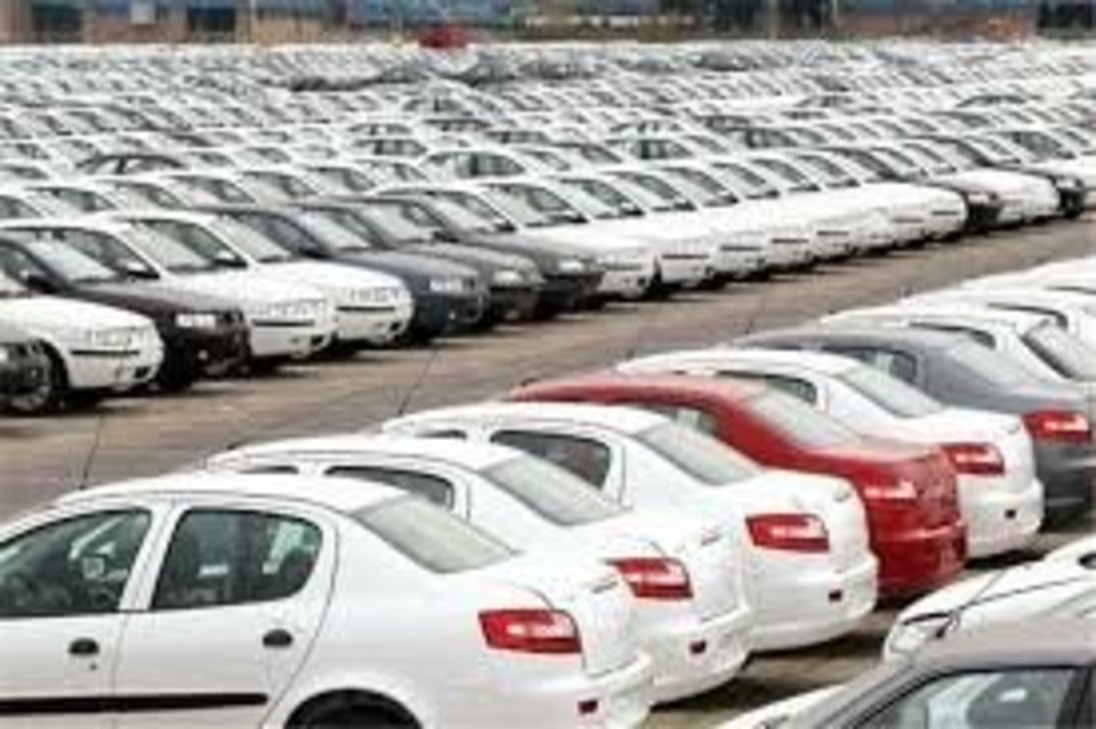بررسی چرایی روند کند کاهش قیمت خودرو نسبت به کاهش نرخ ارز