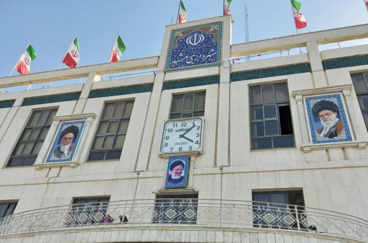 نایب‌رییس شورای شهر: حقوق شهردار مشهد مطابق قانون است