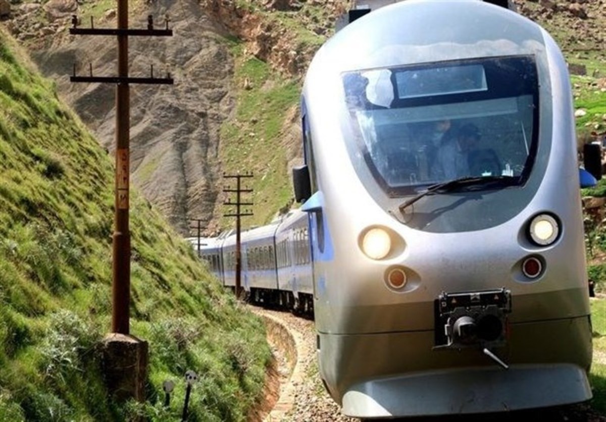 صدور آنی بلیت در داخل قطار عملیاتی شد