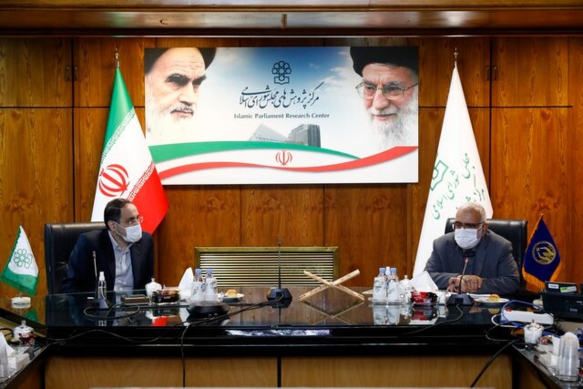 در تحقق رهنمود‌های رهبری و دفاع از حقوق محرومین سرسازش با صاحبان زر و زور نداریم