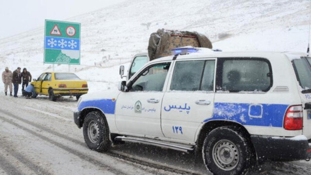 برف و باران در جاده‌های ۱۲ استان کشور