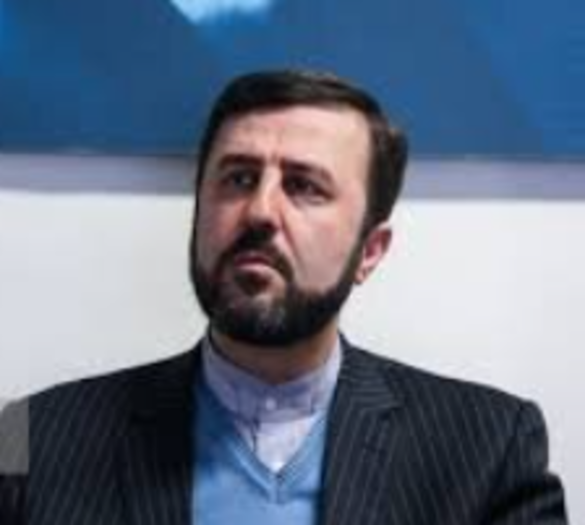 پاسخ کنایه آمیز غریب آبادی به دو مقام حقوق بشری فرانسوی و آلمانی