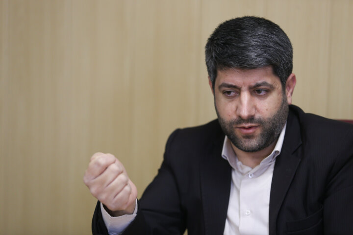 طرح تخصیص سهمیه بنزین به افراد به جای خودرو به عدالت نزدیک‌تر است