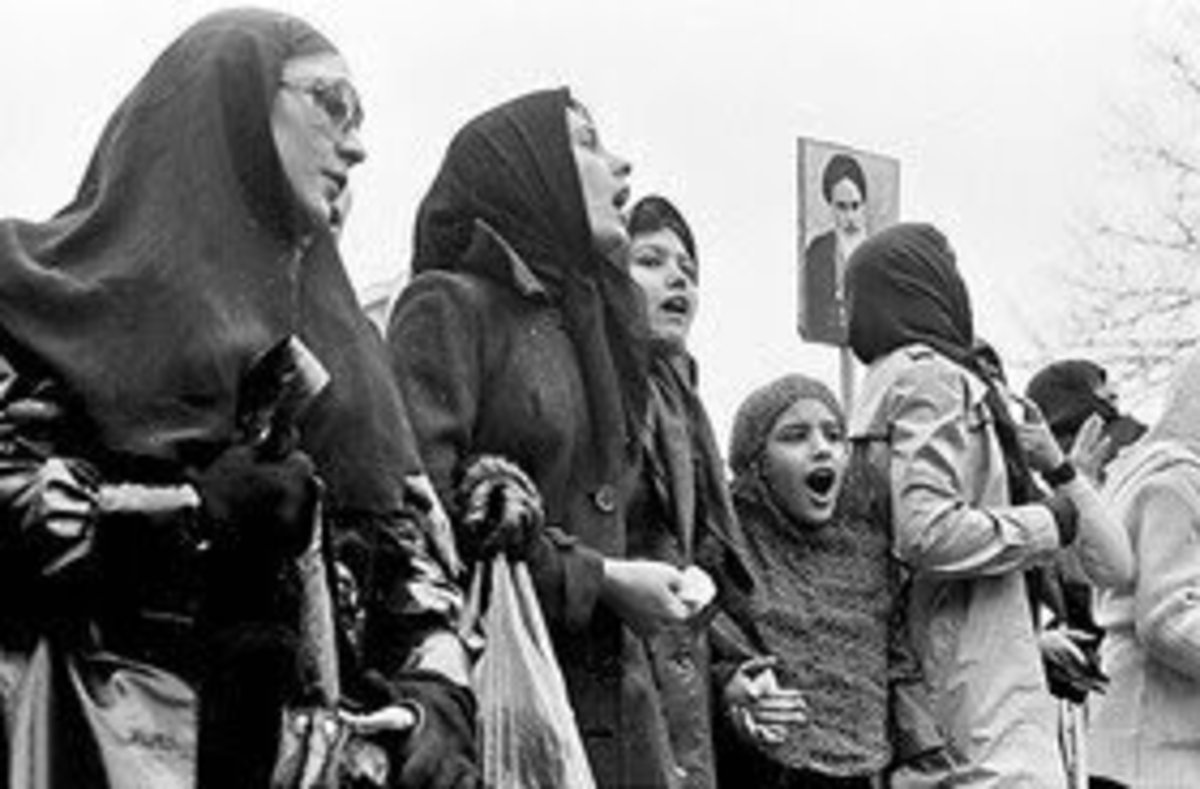 تلویزیون «جایگاه زنان در ایران پس از انقلاب» را بررسی می‌کند