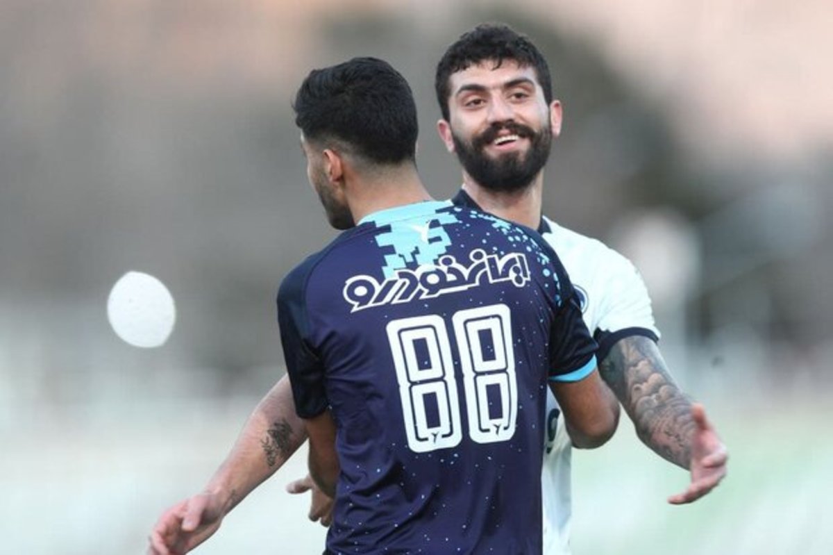 تایید برخورد فرهاد مجیدی با دو مدافع استقلال به دلیل بیرانوند!