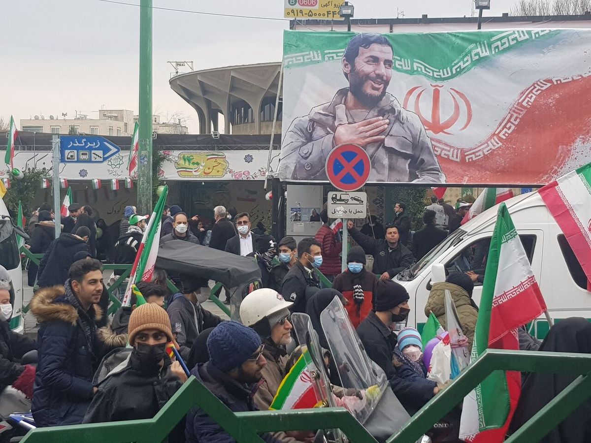 پرچم ایران و فریاد «مرگ بر اسرائیل»، زینت بخش جشن پیروزی انقلاب اسلامی