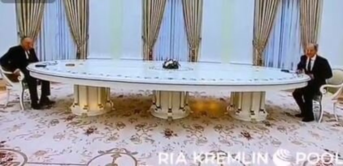 شولتس در کرملین: حل چالش‌های امنیتی به گفتگو نیاز دارد
