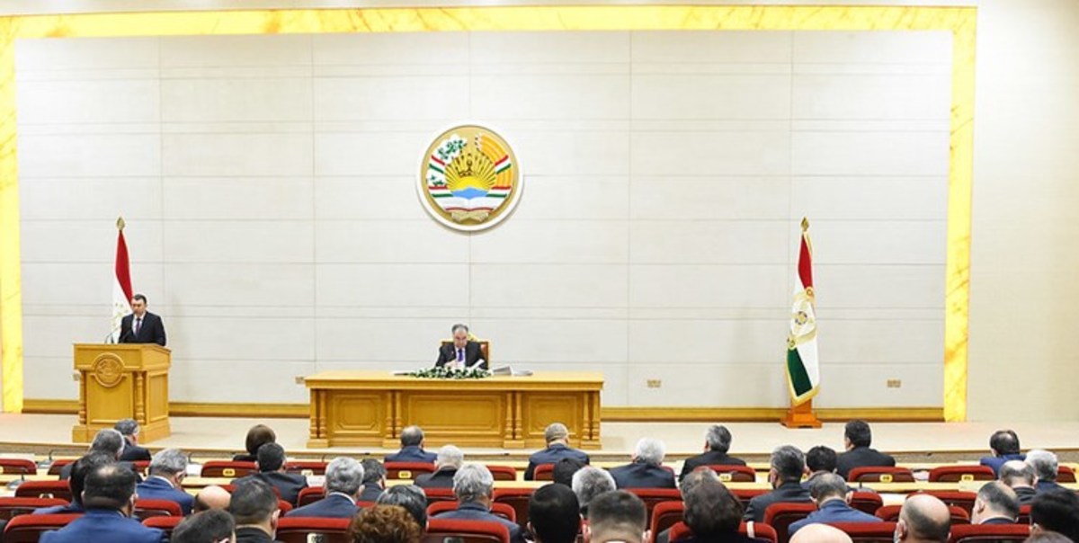 تاکید «رحمان» بر رشد اقتصادی ۸ درصدی تاجیکستان در سال ۲۰۲۲