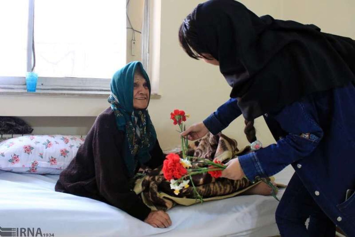 بی توجه مستمر به سالمندان آسیب بزرگی به آن‌ها می‌زند