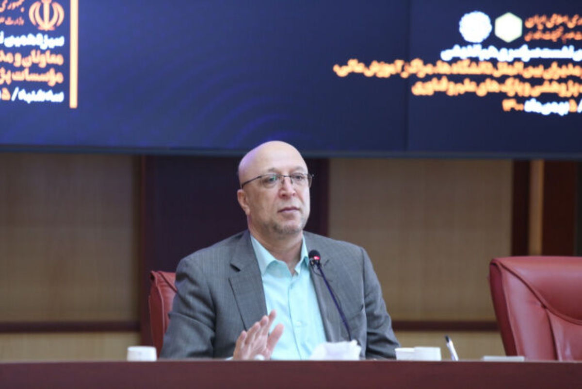 تاکید وزیر علوم برهمکاری اعضای هیات علمی دانشگاه‌ها با دانشمندان جهان