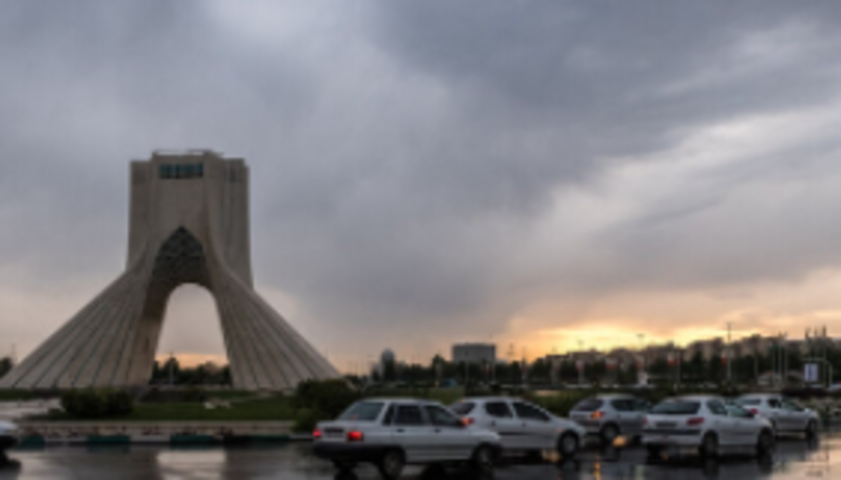 بارش باران و برف در تهران/ کاهش دما تا ۸ درجه