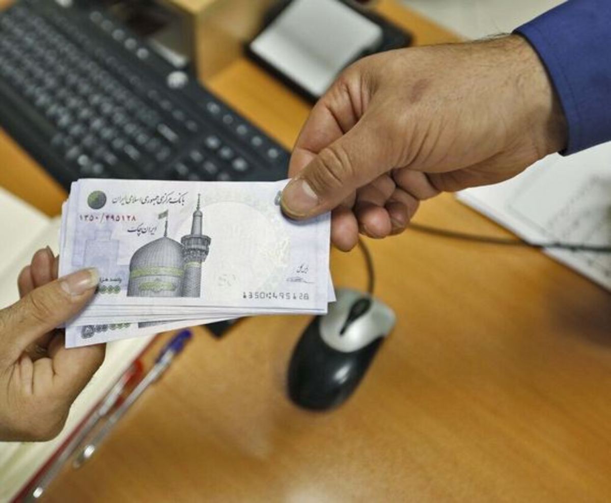 بیش از یک میلیارد ریال تسهیلات به هنرمندان صنایع‌دستی خرمدره پرداخت شد