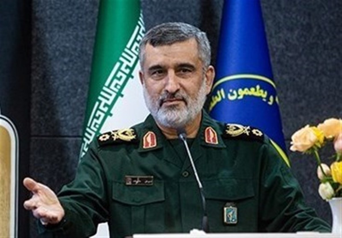 سردار حاجی زاده: قادر به شلیک همزمان ۶۰ پهپاد هستیم/ توان آتش موشکی ما ۷ برابر شده است