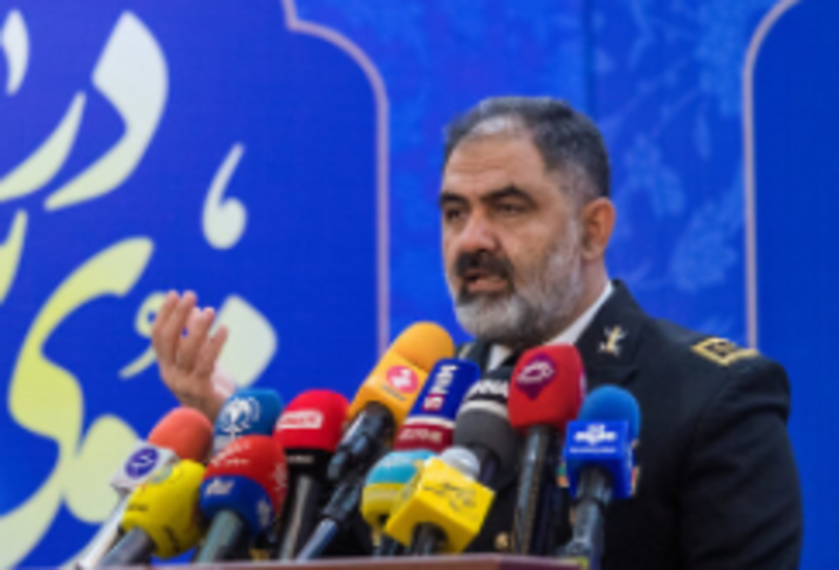 امیر ایرانی: باید هوشیار باشیم تا دچار غفلت نشویم