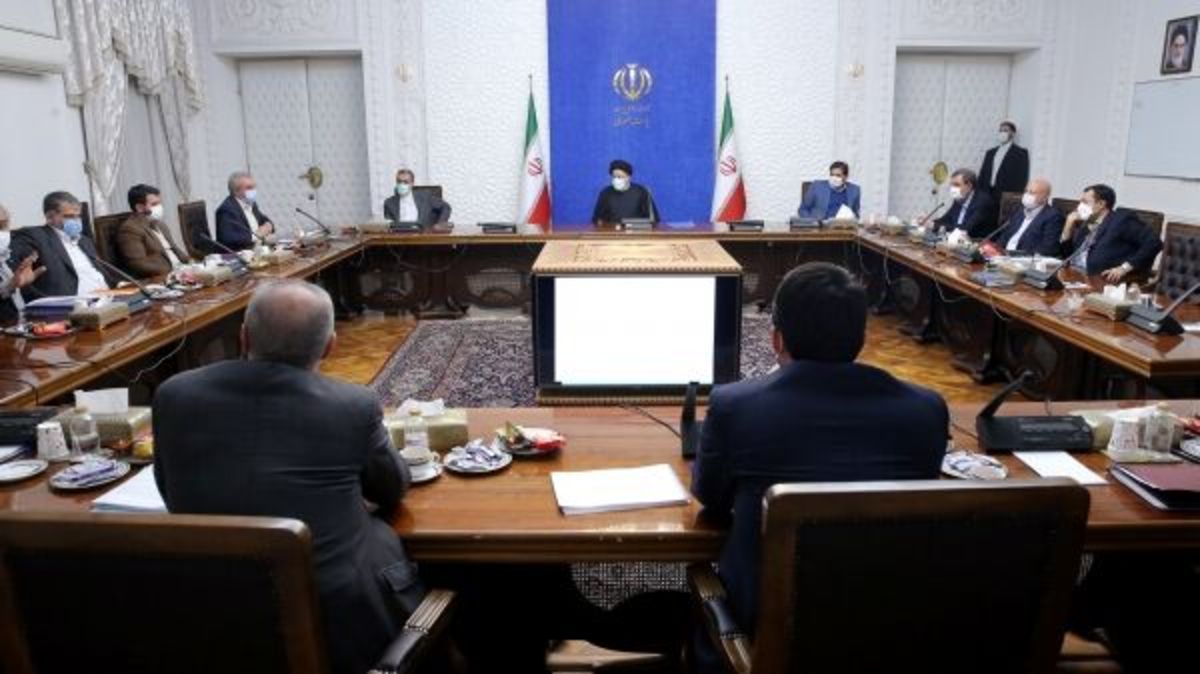 رییس‌جمهور دستگاه‌های اجرایی را به پرداخت فوری عیدی بازنشسته‌ها ملزم کرد