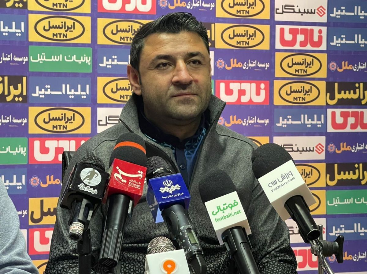مربی آلومینوم اراک: بازیکنان تمام تلاش خود را برای پیروزی مقابل تراکتور بکار گرفتند