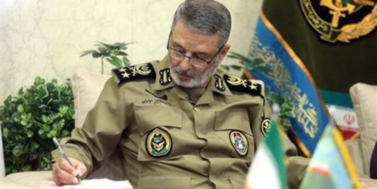 تشکر فرمانده کل ارتش از تشییع باشکوه خلبانان شهید نیروی هوایی