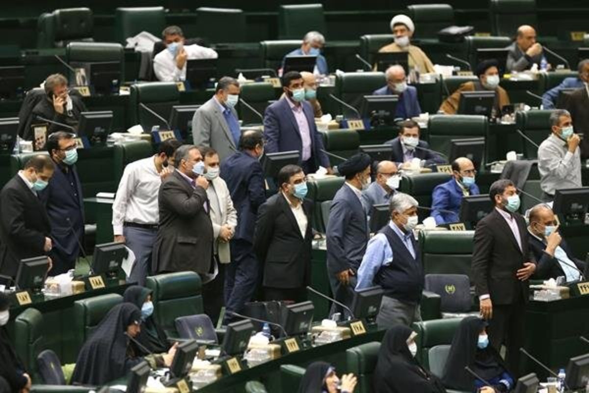 مخالفت با افزایش قیمت سیگار حاشیه ساز شد
