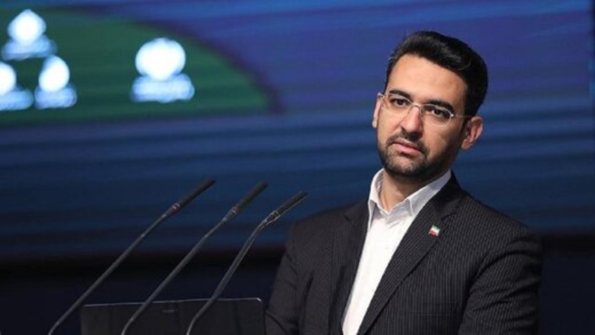 «آذری جهرمی» از مجلس کارت زرد گرفت