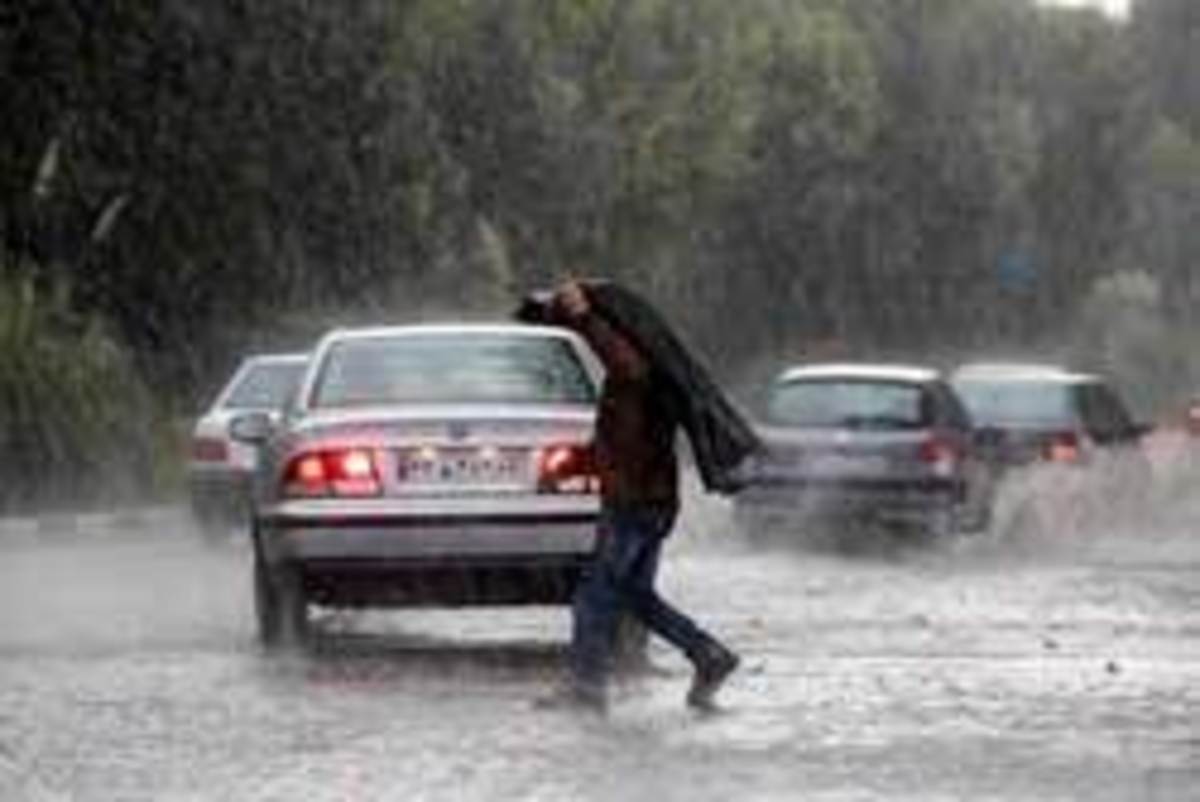 هشدار هواشناسی نسبت به رگبار و رعدوبرق / احتمال بالا آمدن ناگهانی سطح آب رودخانه‌ها