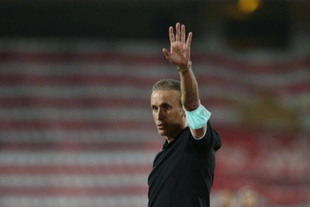 گل‌محمدی به پرسپولیس لیست داد