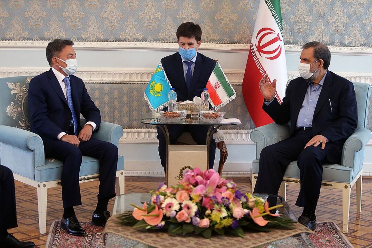 محسن رضایی بر گسترش روابط اقتصادی ایران و قزاقستان تاکید کرد