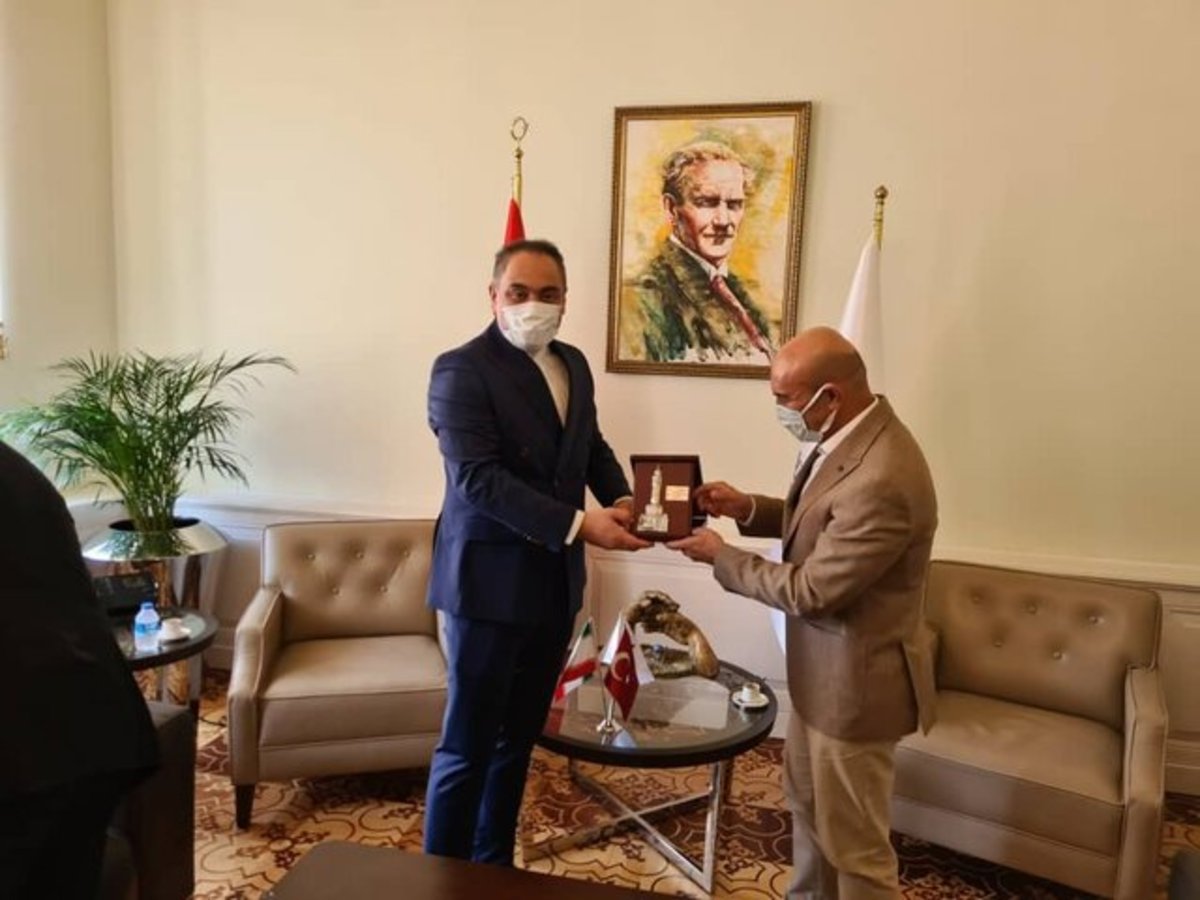 رایزنی سرکنسول ایران در استانبول با شهردار ازمیر