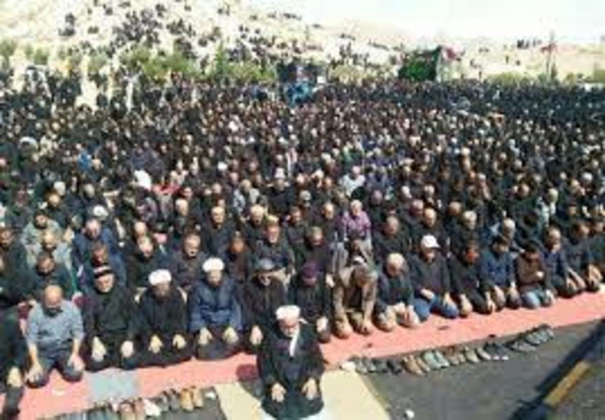 نماز ظهر عاشورا با رعایت پروتکل‌های بهداشتی در مسجد جامع زنجان برگزار می‌شود