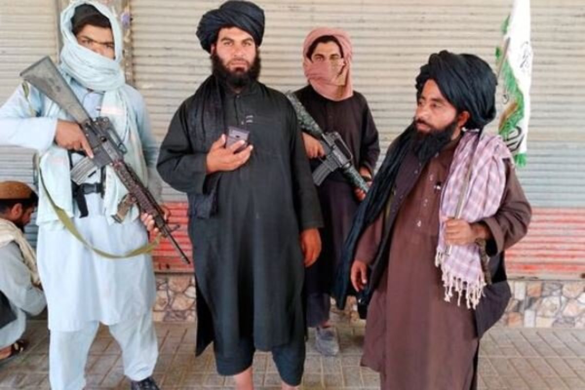 طالبان: با اعتماد کامل به کار و زندگی عادی برگردید