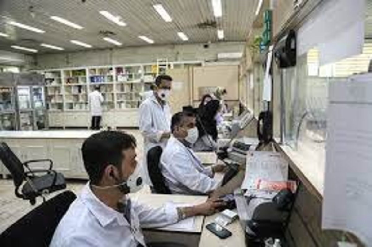 داروخانه‌های هلال احمر شبانه روزی در تامین داروی بیماران کرونایی فعال هستند