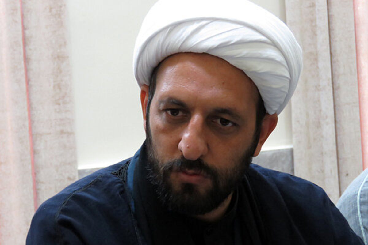 بررسی سیره امام سجاد (ع) نیازمند نگاهی جامع به ابعاد شخصیتی آن حضرت است