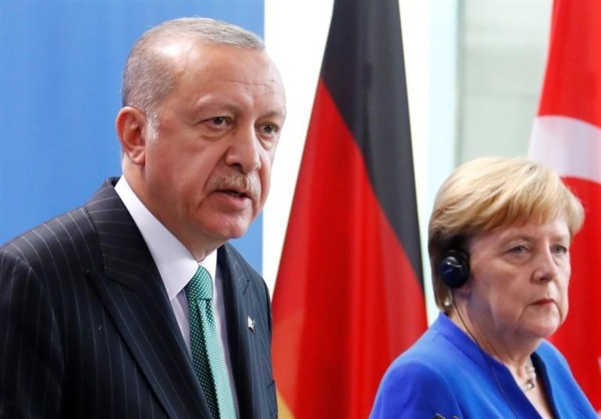 اردوغان در تماس با مرکل: سازمان ملل باید به افغانستان و کشور‌های همسایه درباره مهاجران کمک کند