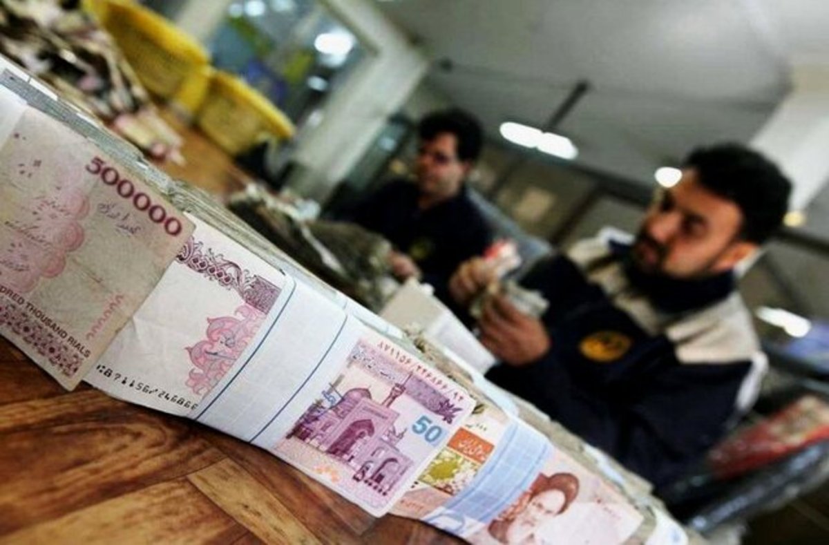 مشکل بیکاری با شعار و پول حل نمی‌شود!