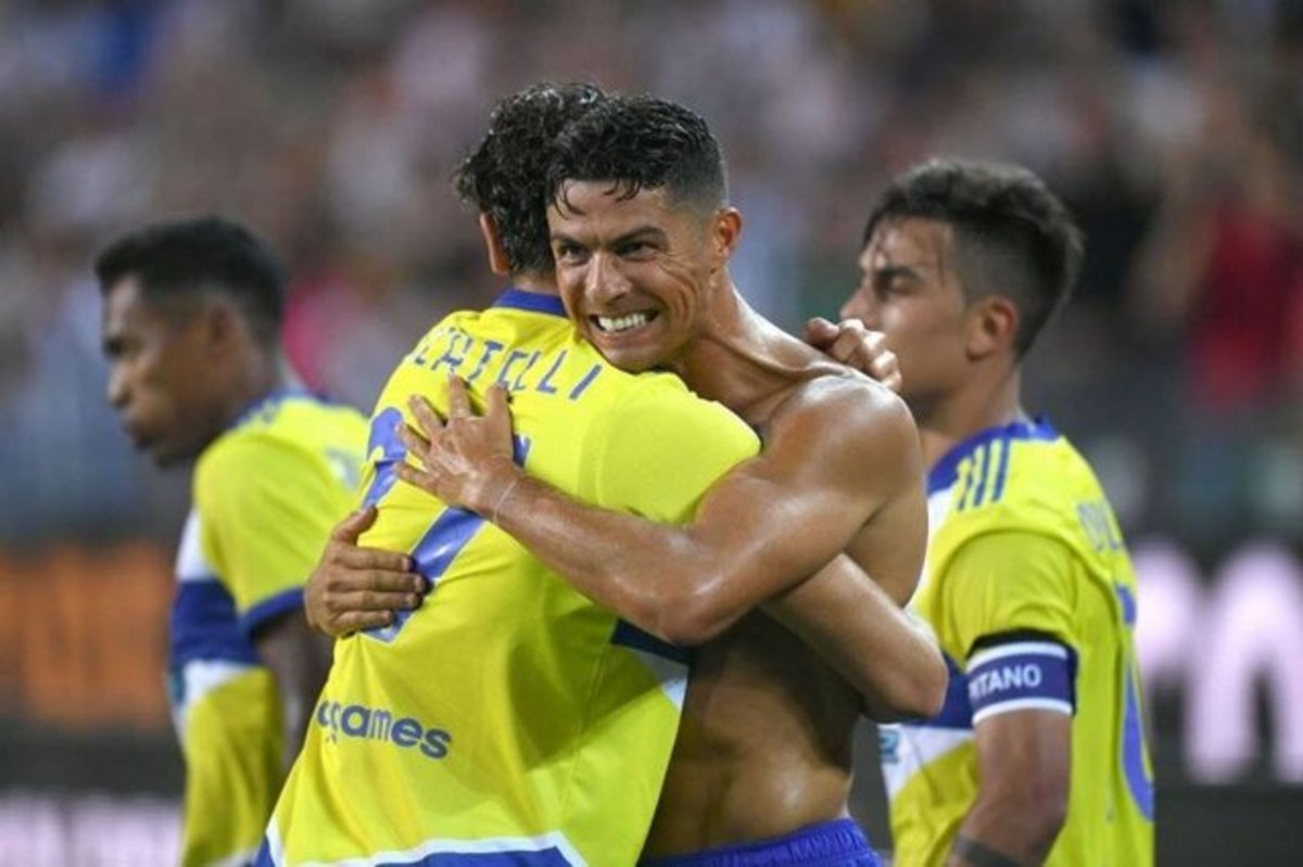 خیز تیم‌های متمول عربی برای جذب رونالدو