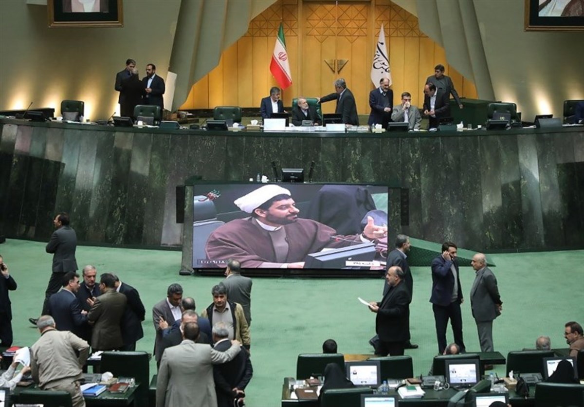 مدیریت و تفکر استراتژیک در برنامه عین اللهی نیست/برنامه عین اللهی برای مقابله با کرونا ادامه سیاست‌های قبلی است