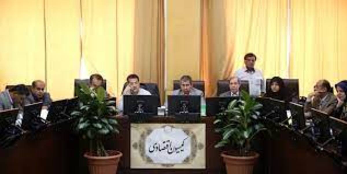کمیسیون‌ها انطباق مدارک و سوابق با اسناد بالادستی را بررسی می‌کنند