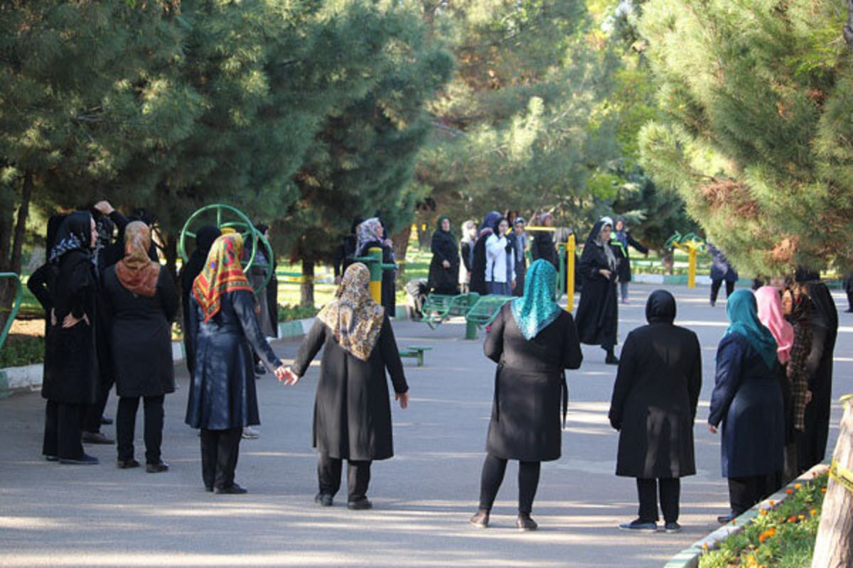 کمردرد از علائم شایع پوکی استخوان است/چند توصیه به خانم‌ها