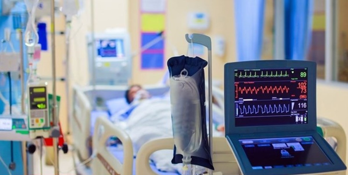 ۵۲۲ بیمار کرونایی خراسان رضوی در ICU بستری‌اند/ موافقت شورای شهر مشهد با تبدیل نمایشگاه بین‌المللی به پایگاه واکسیناسیون