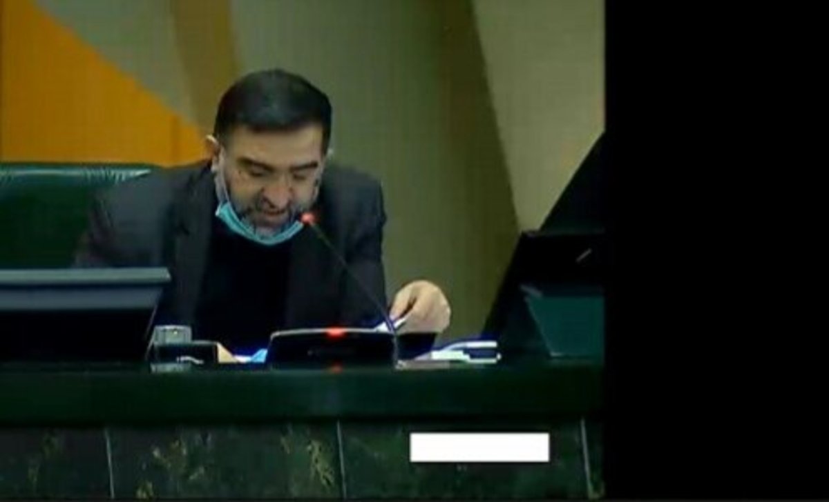 امیرآبادی: مگر نمایندگان عروسک خیمه‌شب بازی هستند