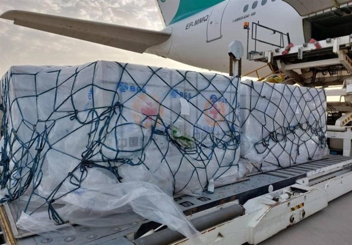 یک میلیون و ۱۱۰ هزار دوز دیگر واکسن کرونا وارد شد/ واردات بیش از ۲۰ میلیون دوز واکسن توسط هلال احمر