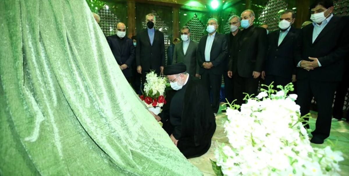 تجدید میثاق آیت الله رئیسی واعضای دولت با آرمان‌های امام راحل و شهدای انقلاب اسلامی