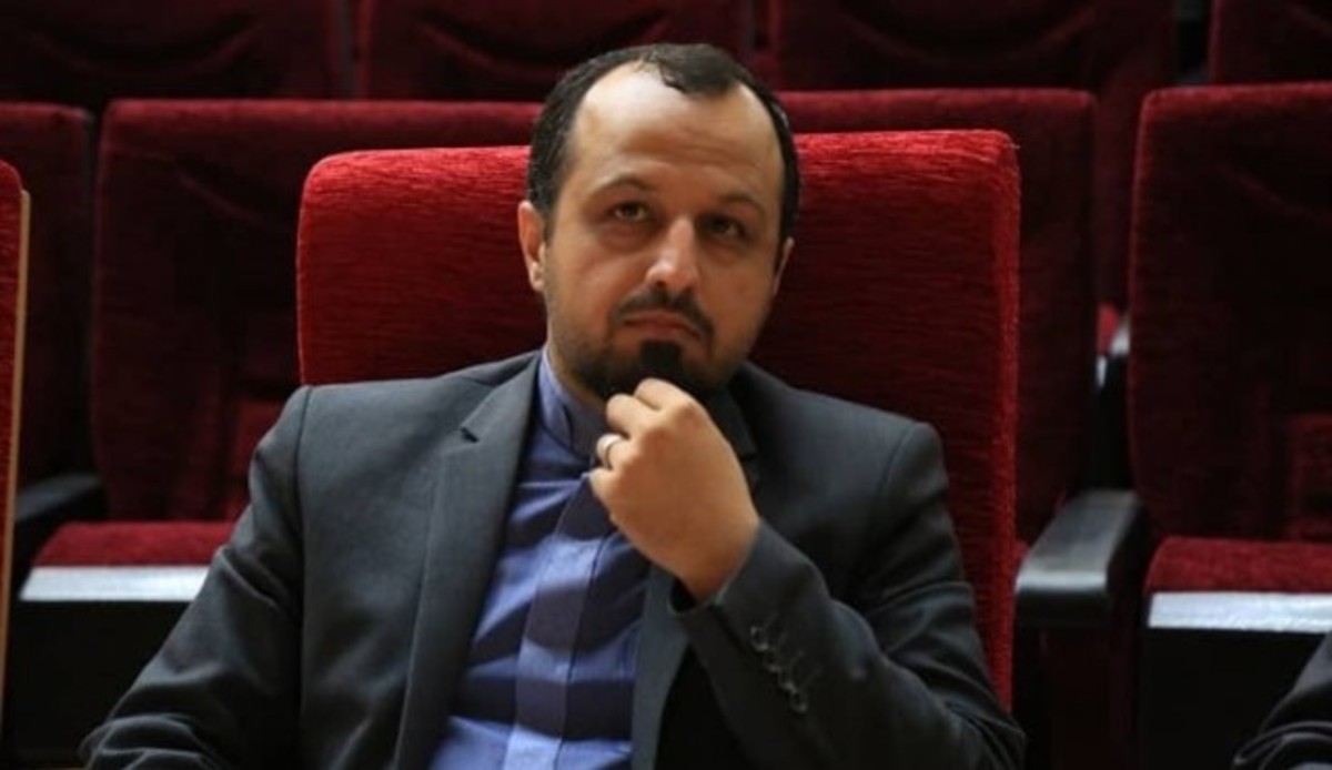 وزیر جدید اقتصاد به وزارتخانه رفت