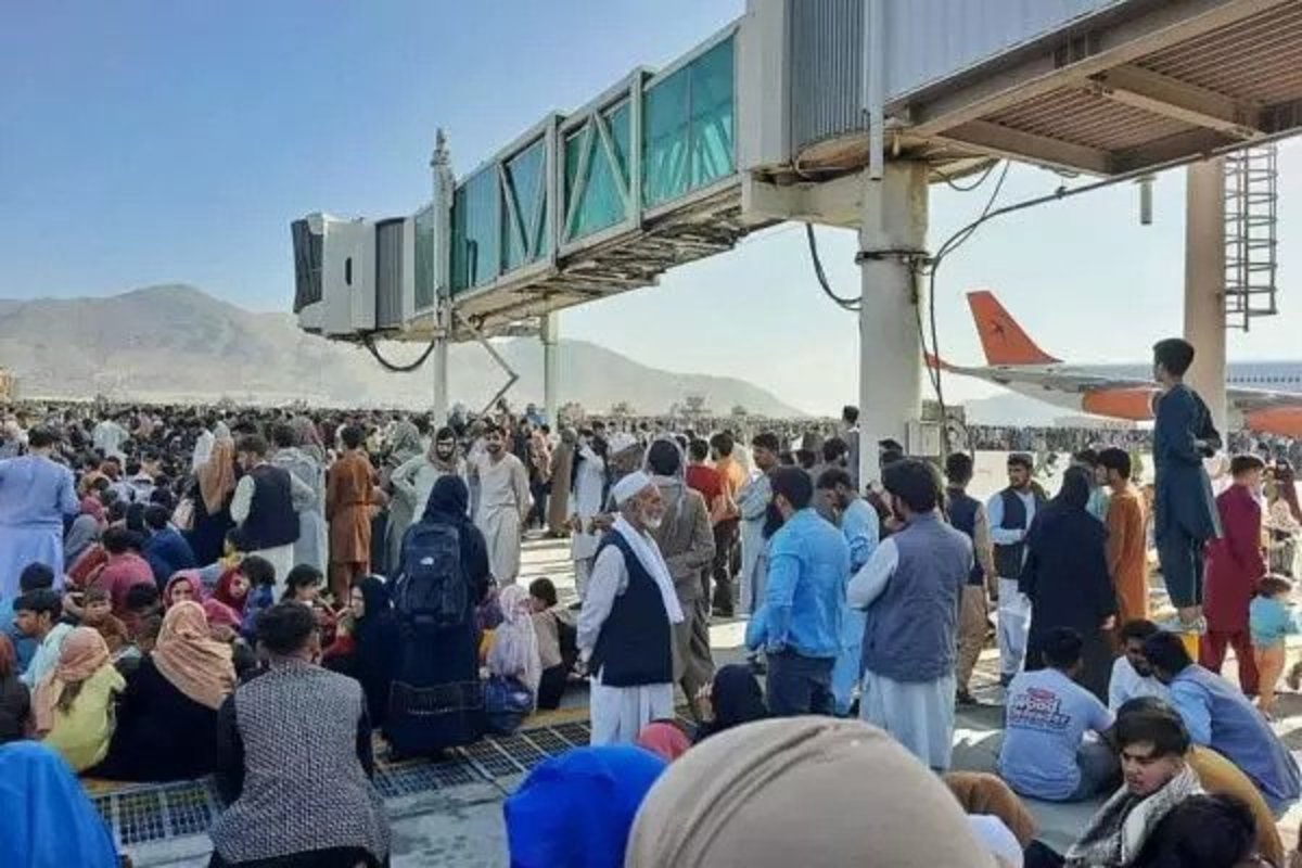 آمریکا از شهروندان خود خواست فرودگاه کابل را ترک کنند