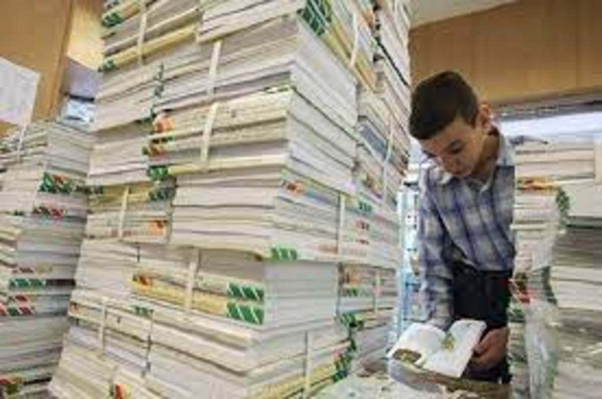دلایل عدم توزیع کتاب درسی برخی دانش‌آموزان/ اعلام شماره تماس برای پیگیری مشکلات