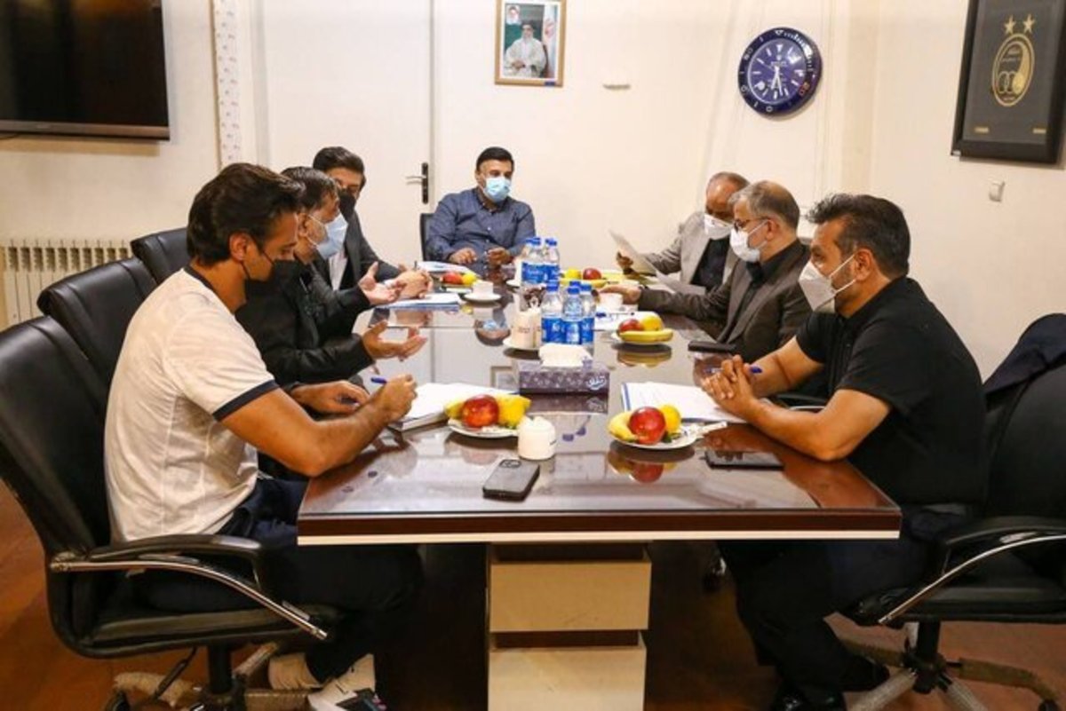 جلسه هیات مدیره استقلال با حضور تمامی اعضا/ مجیدی، مهمان ویژه مدیران آبی