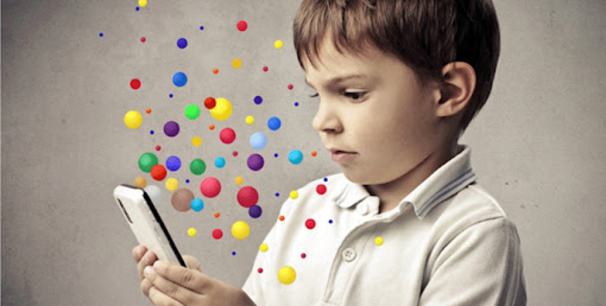 ۱۰ قانون استفاده کودک از موبایل و تبلت: موارد ممنوعه برای بچه‌ها را مشخص کنید!